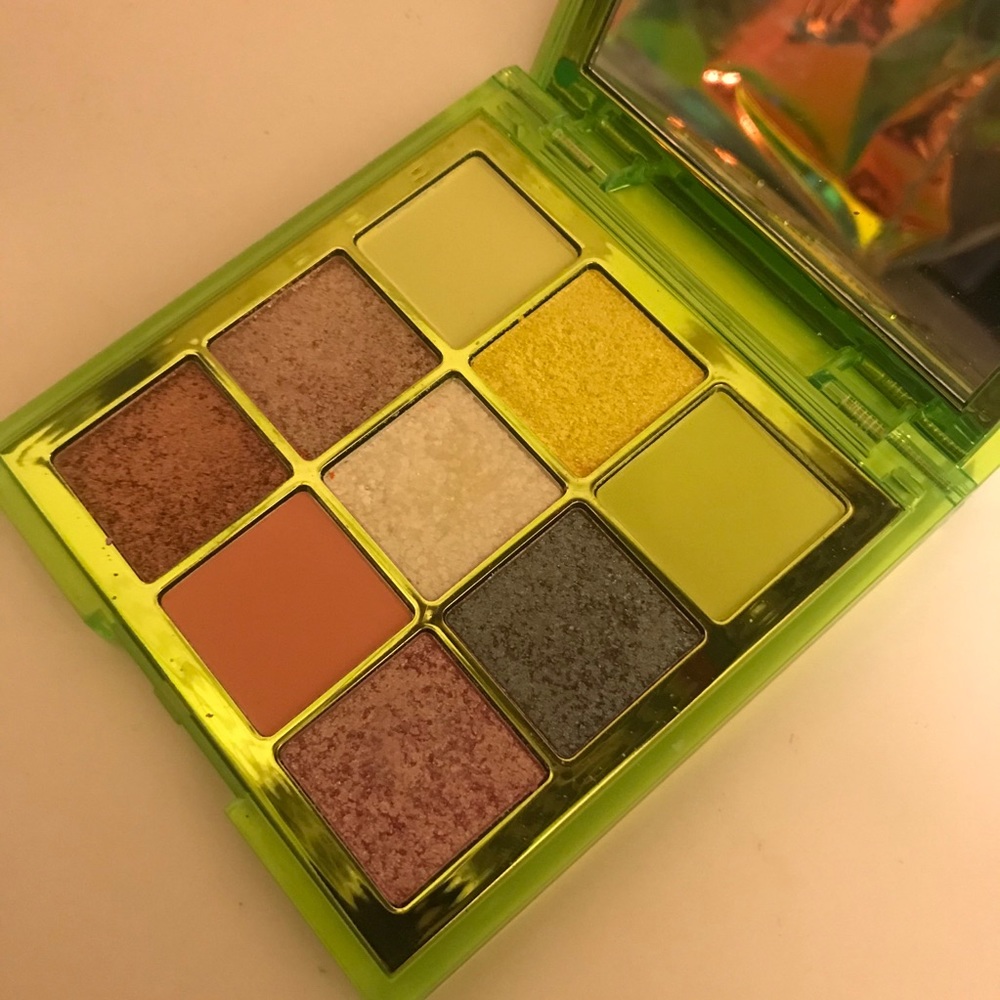 HUDA beauty neon green palette